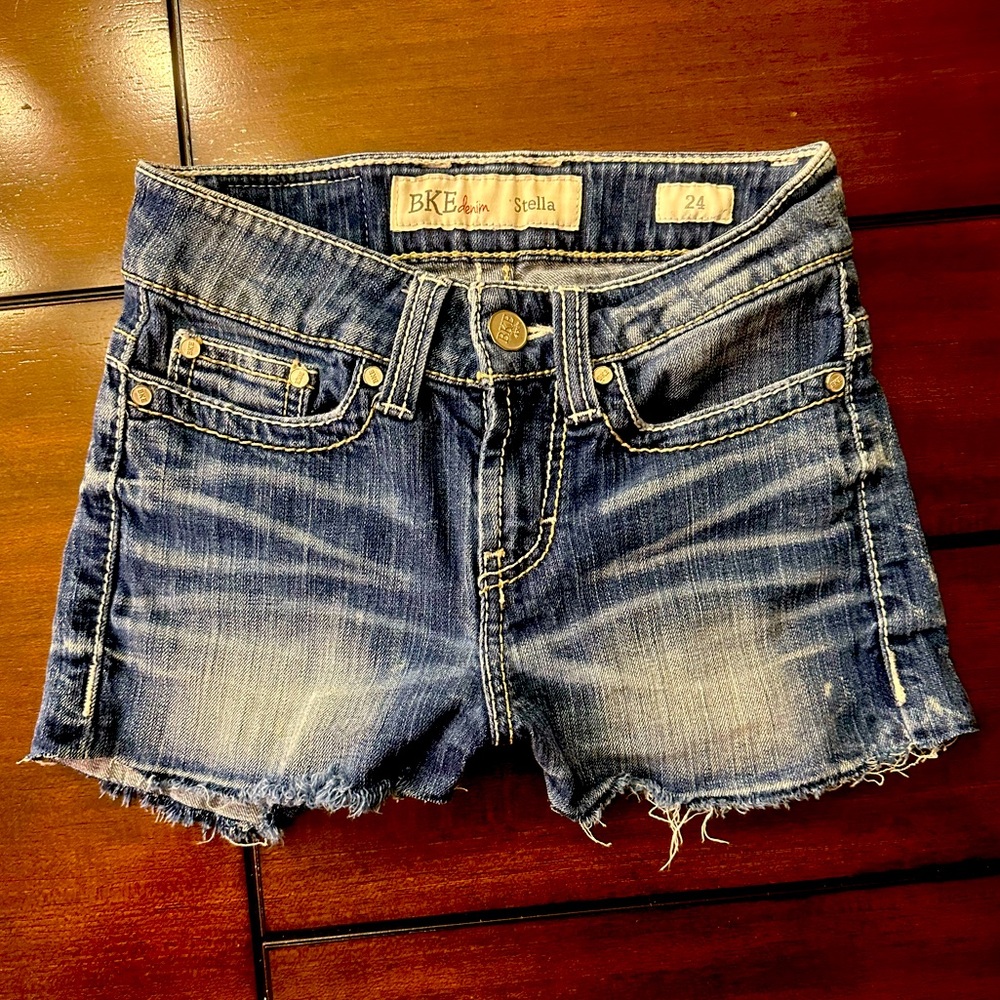 BKE STELLA CUT-OFF JEAN SHORTS